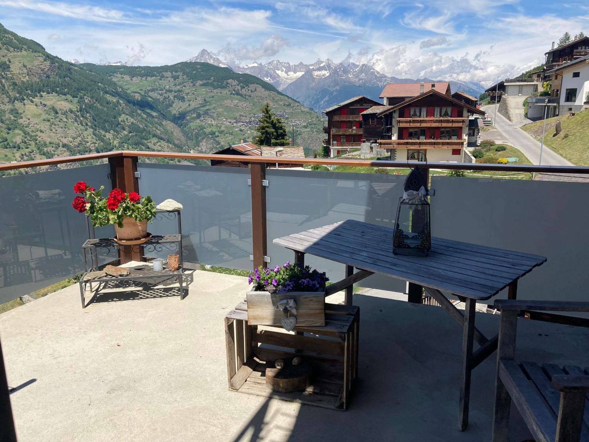 Ferienwohnung Haus Dorfblick Grächen Exterior foto
