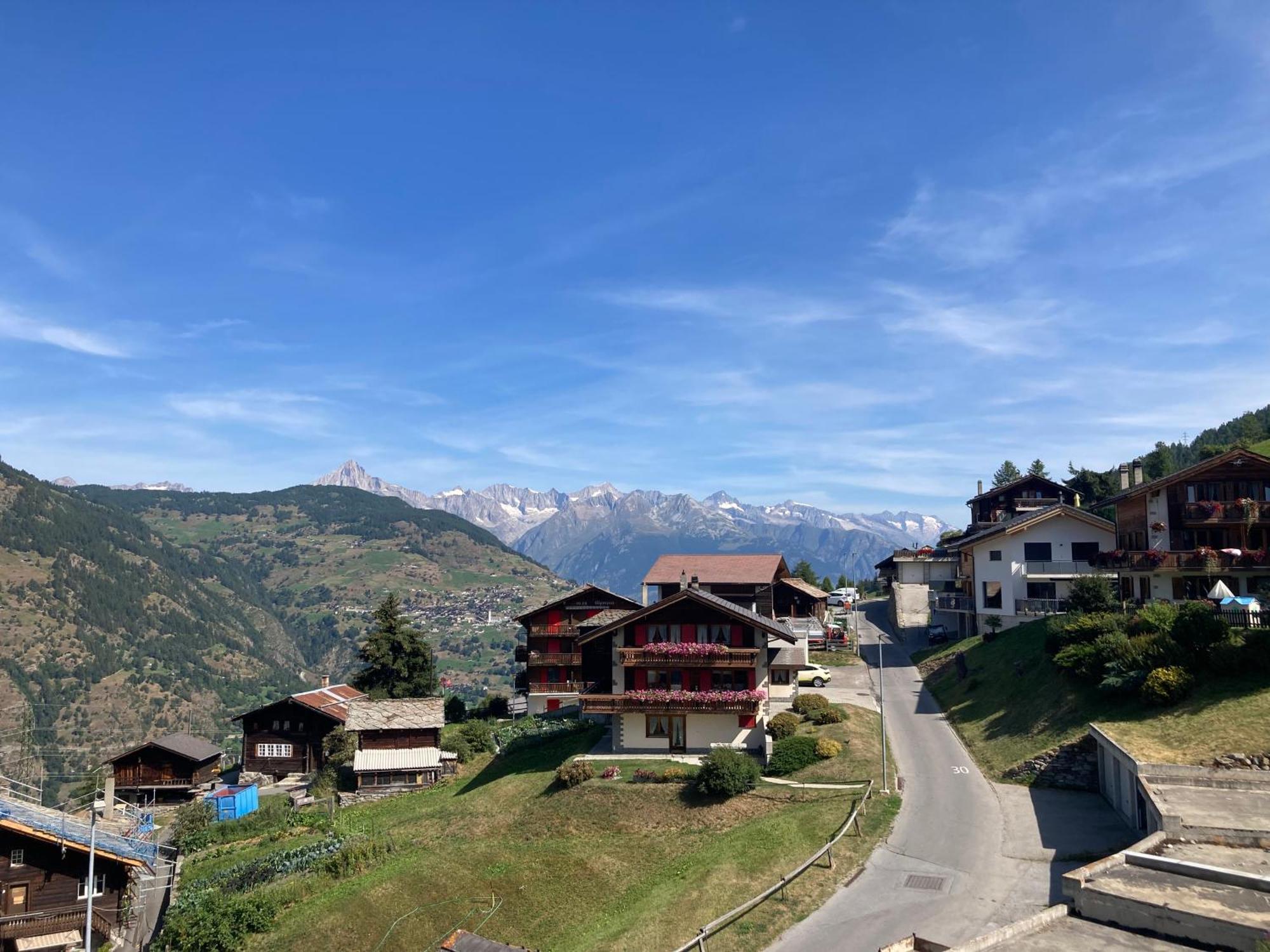 Ferienwohnung Haus Dorfblick Grächen Exterior foto